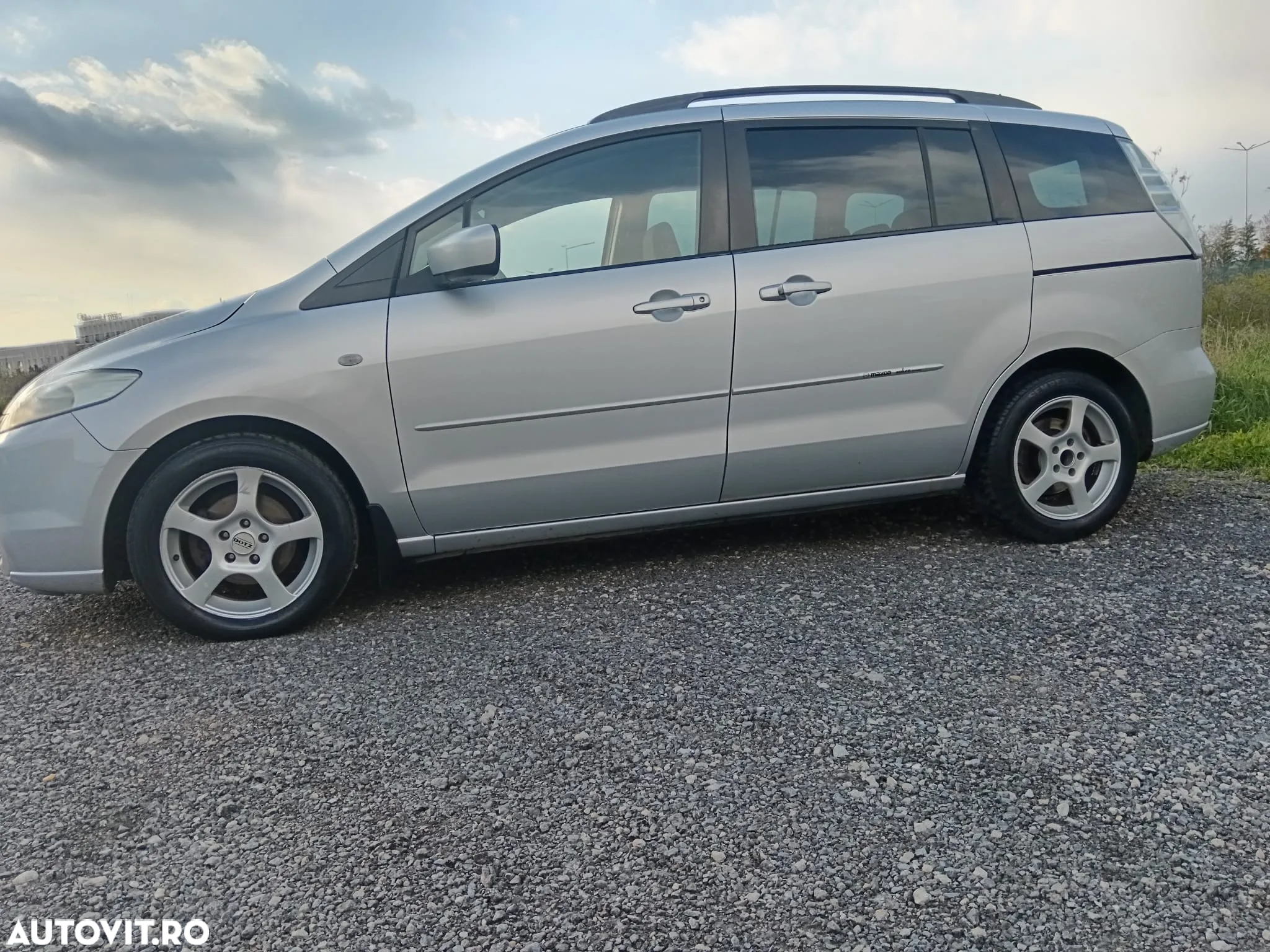 Mazda 5 2.0 CD DPF Comfort - 24