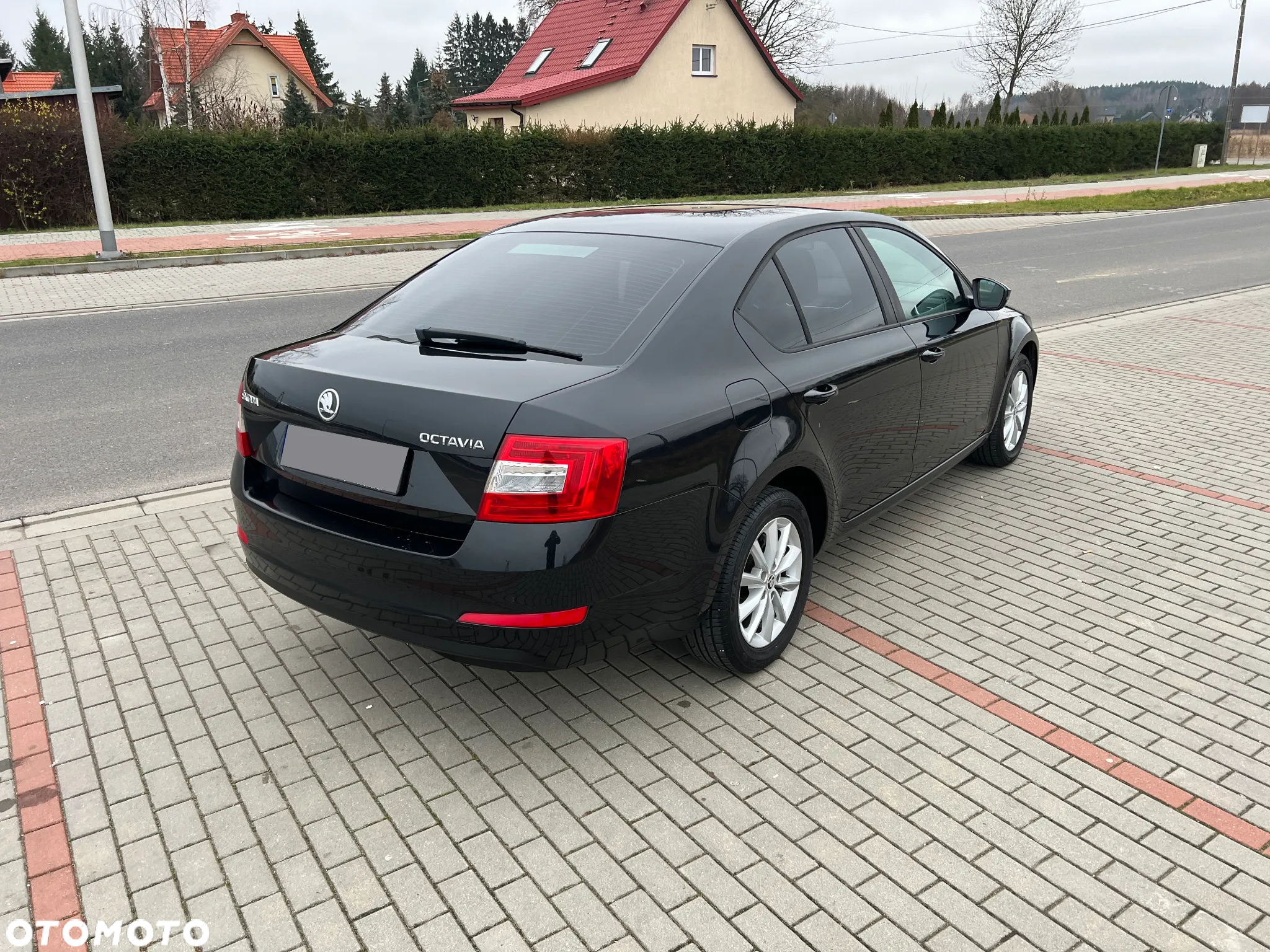 Skoda Octavia 1.6 TDI Family DSG - 4