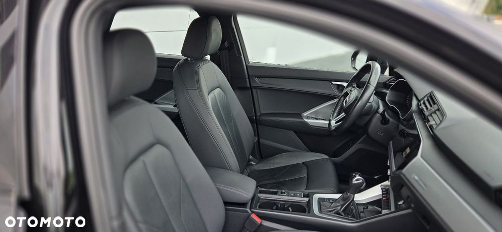 Audi Q3 2.0 TDI S tronic sport - 22