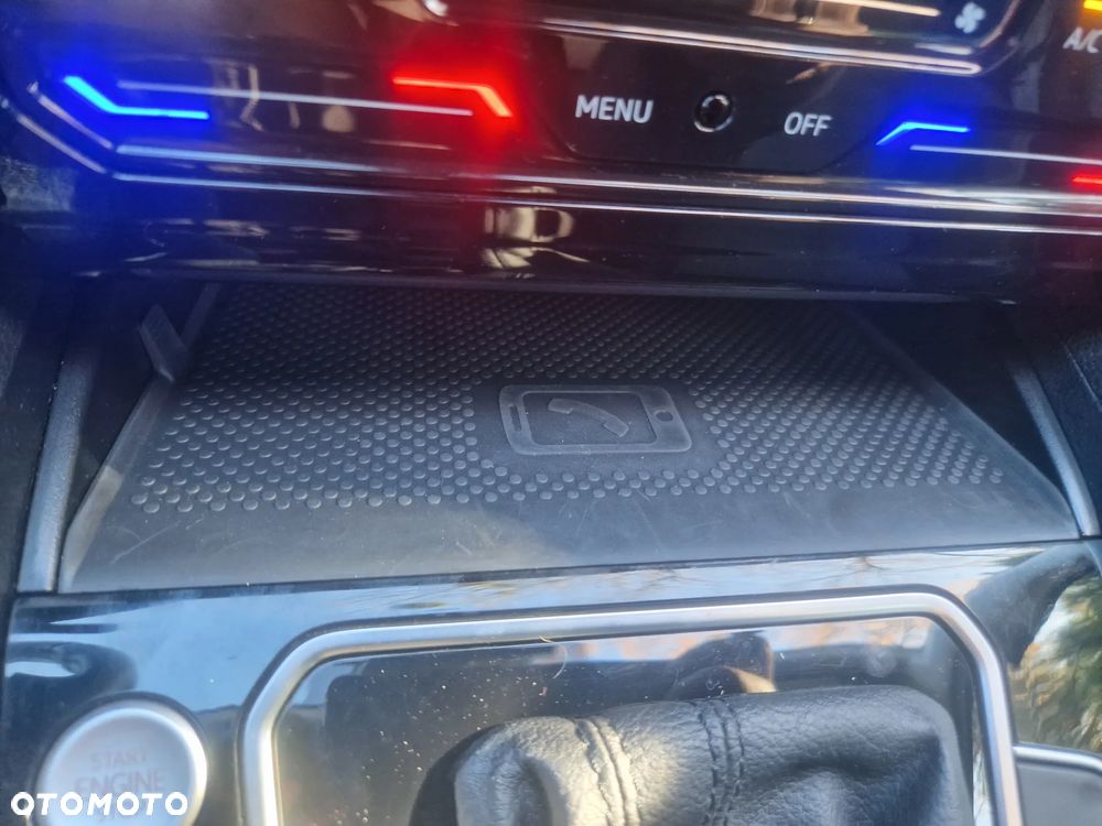 Volkswagen Passat Variant 2.0 TDI SCR DSG 4Motion Business - 26