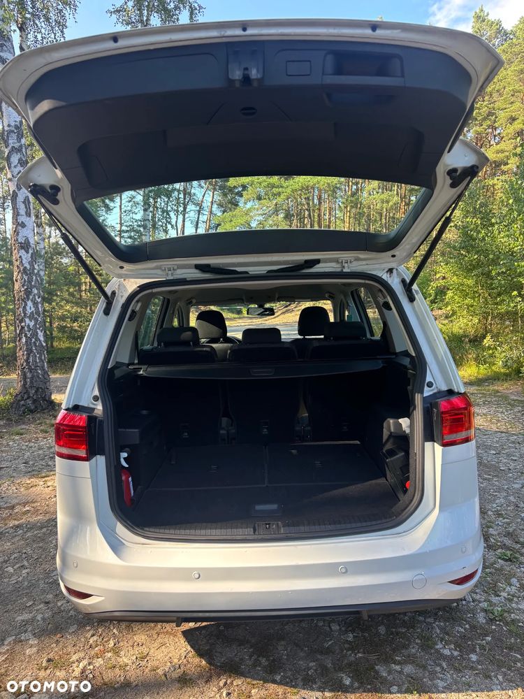 Volkswagen Touran - 8