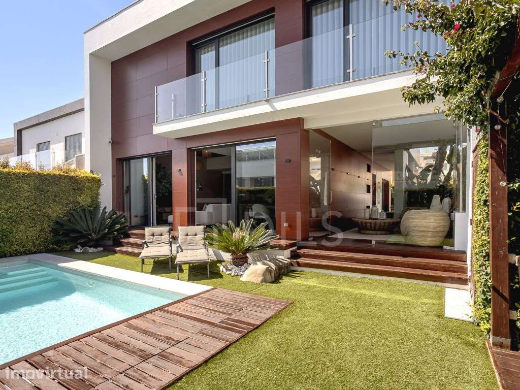 Moradia T3+1 contemporânea, com jardim e piscina em Carcavelos - Grande imagem: 2/49