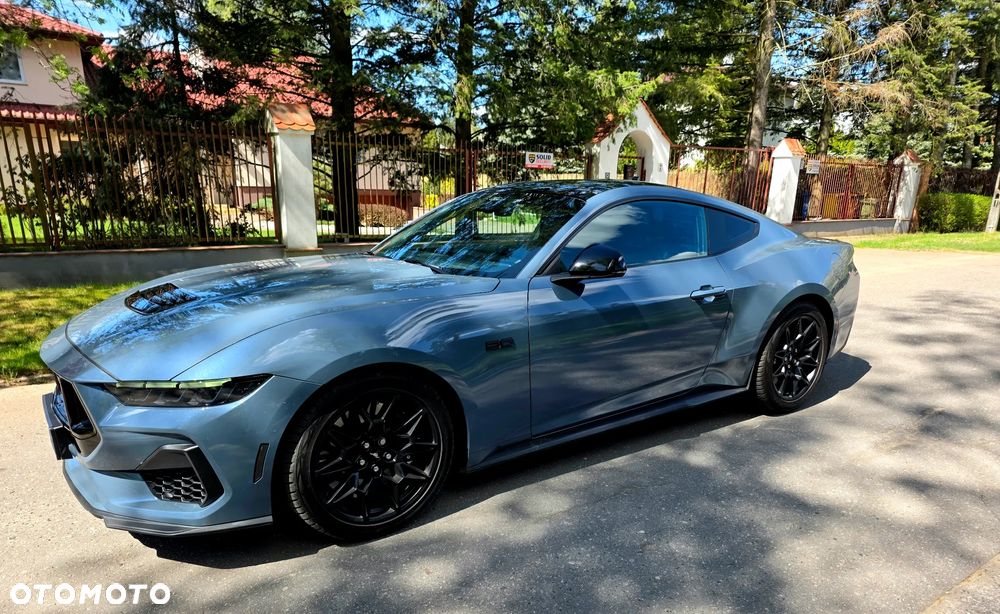 Ford Mustang - 1