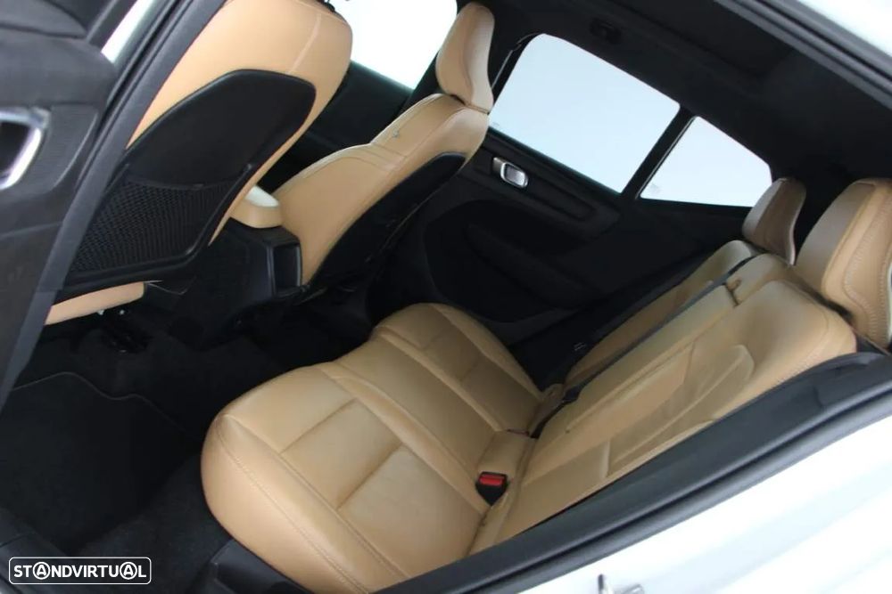 Volvo XC 40 2.0 D3 Momentum Plus - 6