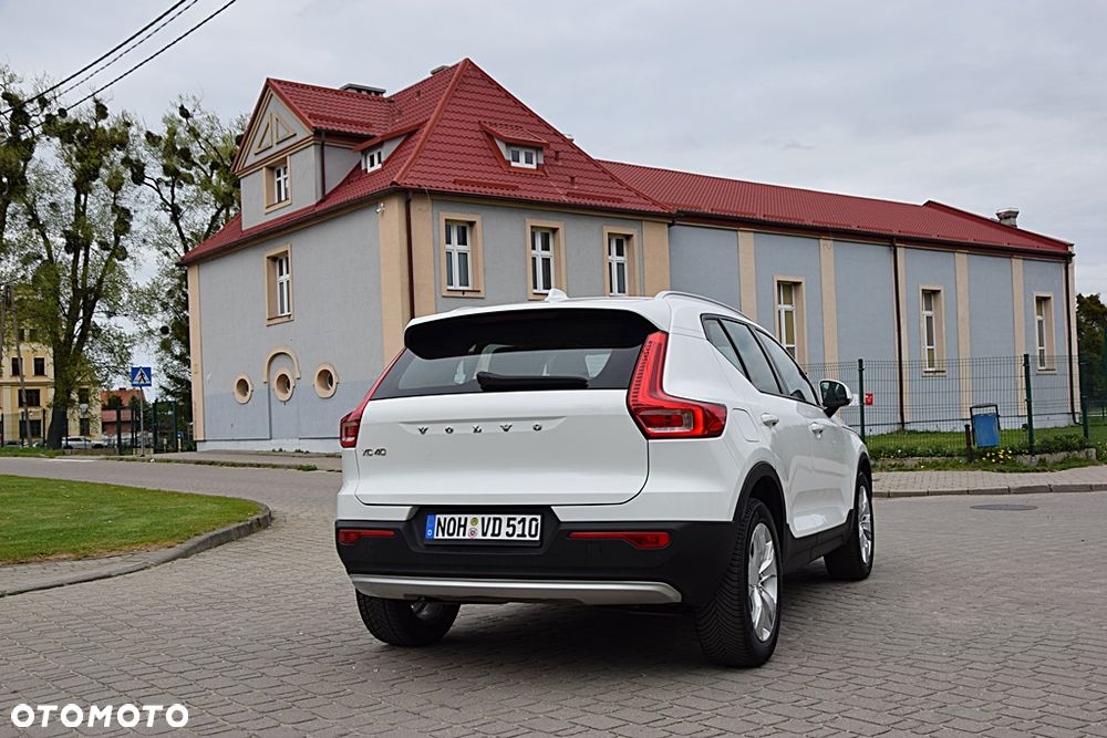 Volvo XC 40 T3 Geartronic Momentum Pro - 3