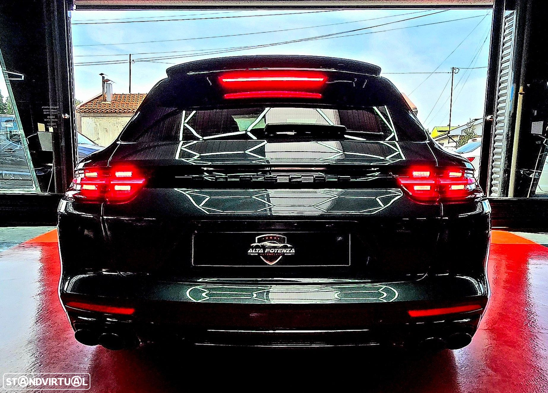 Porsche Panamera Sport Turismo 4 E-Hybrid - 10