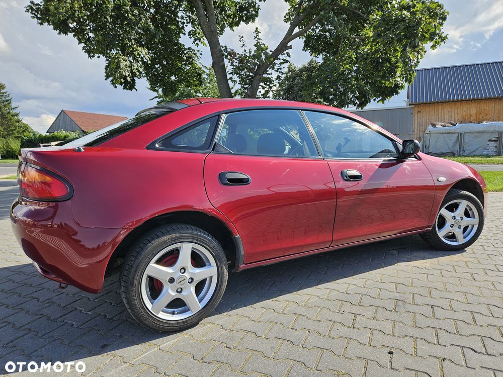 Mazda 323F - 7