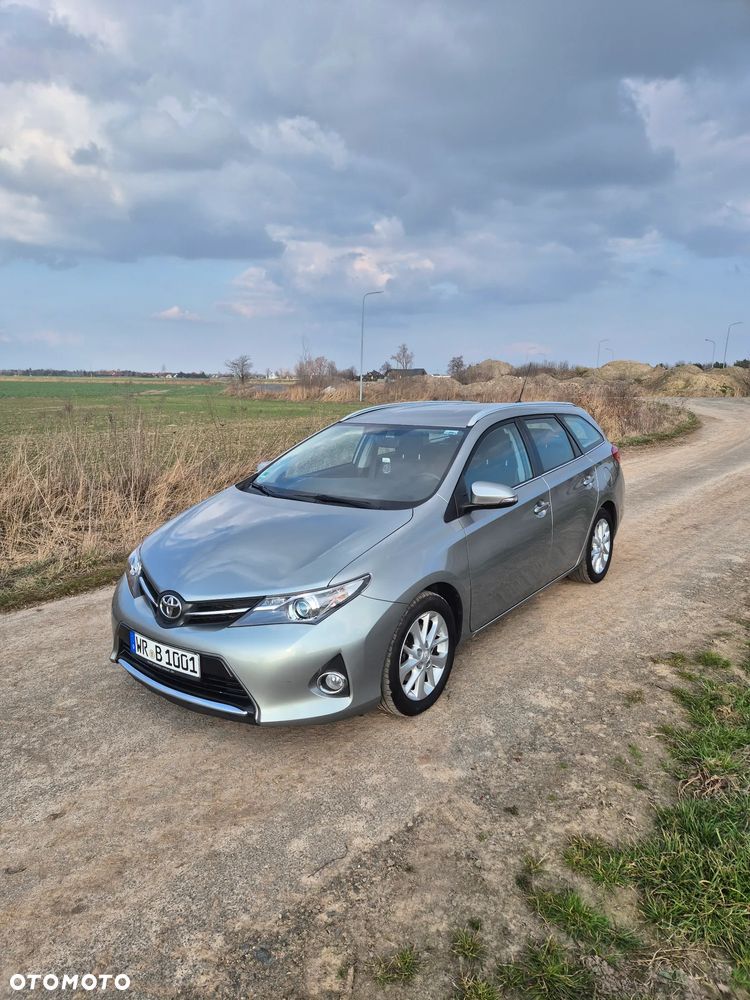 Toyota Auris 2.0 D-4D Executive - 1