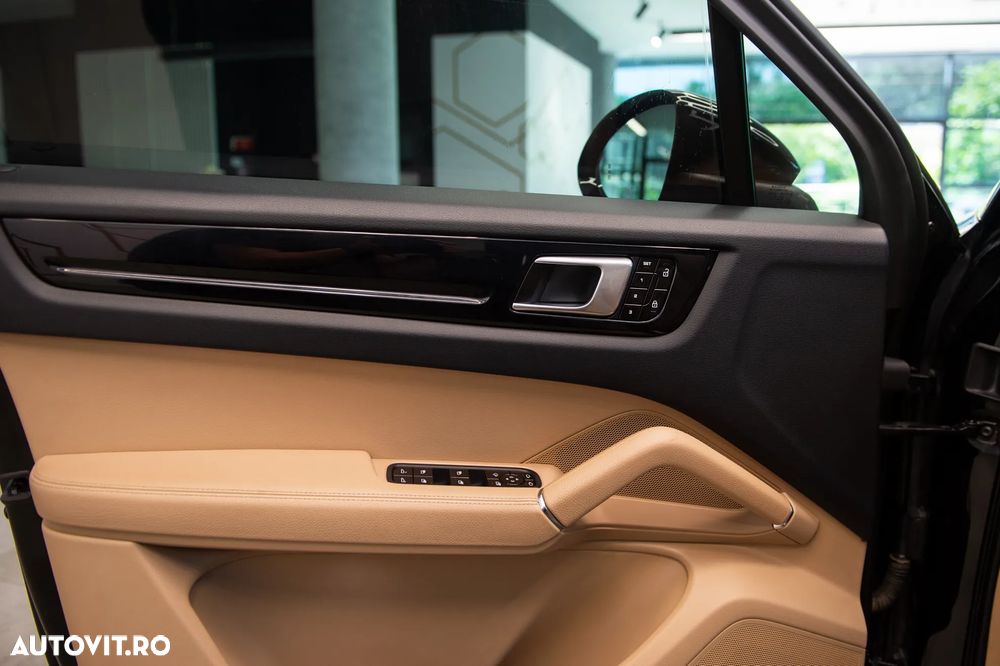 Porsche Cayenne Standard - 14