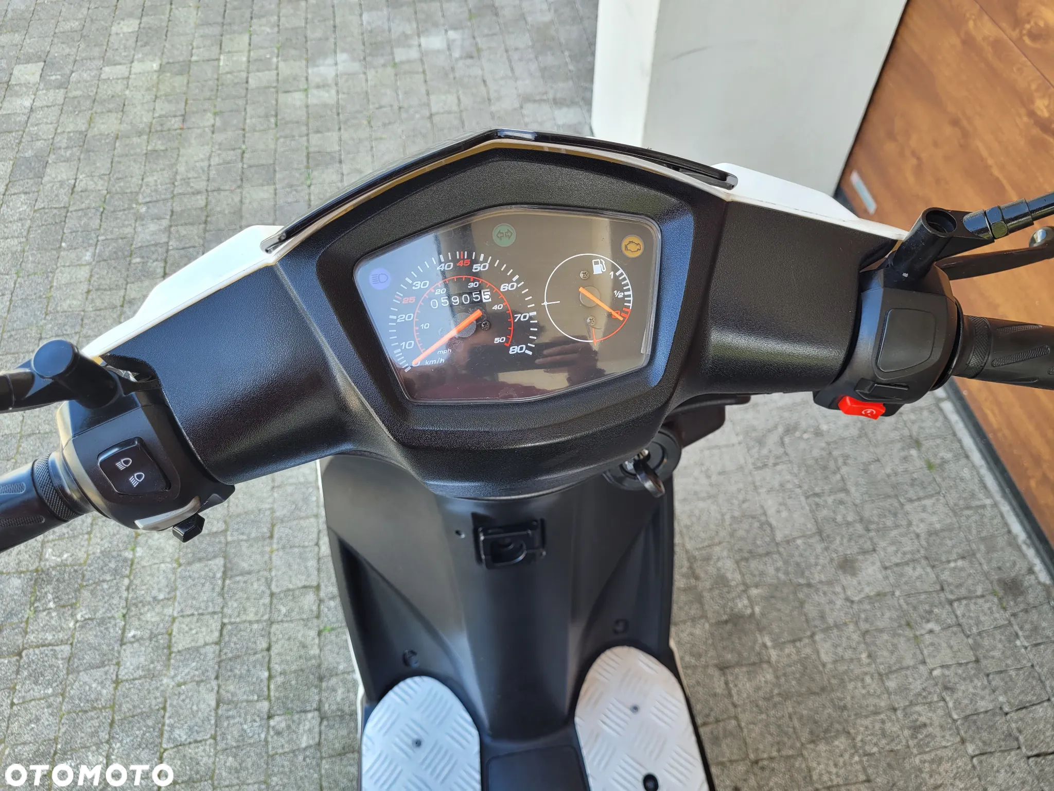 Peugeot Kisbee - 8