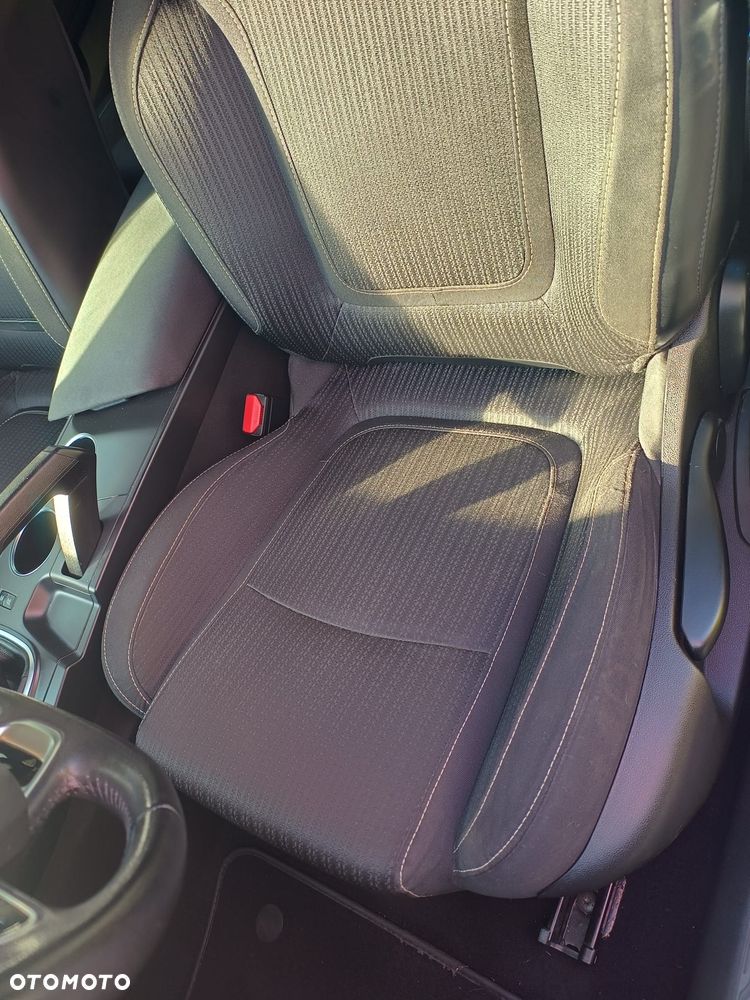 Peugeot 2008 1.2 Pure Tech Active S&S - 3