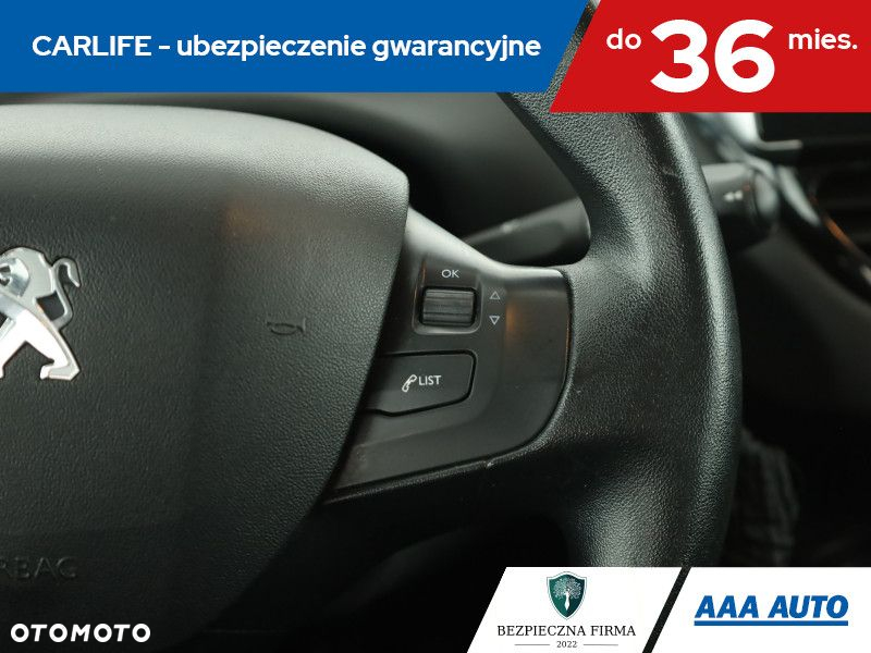 Peugeot 208 - 18