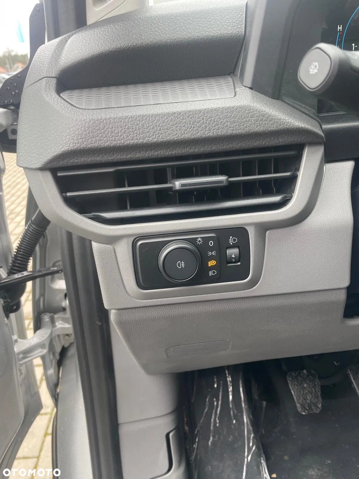 Volkswagen Transporter T7 - 16