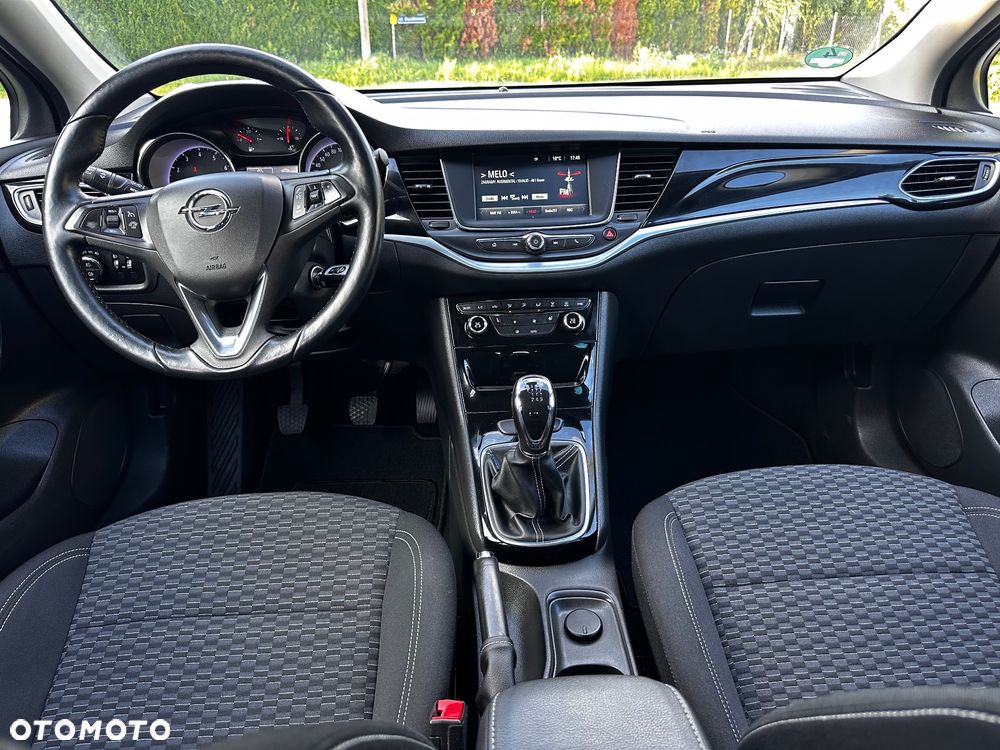 Opel Astra 1.4 Turbo Business - 32