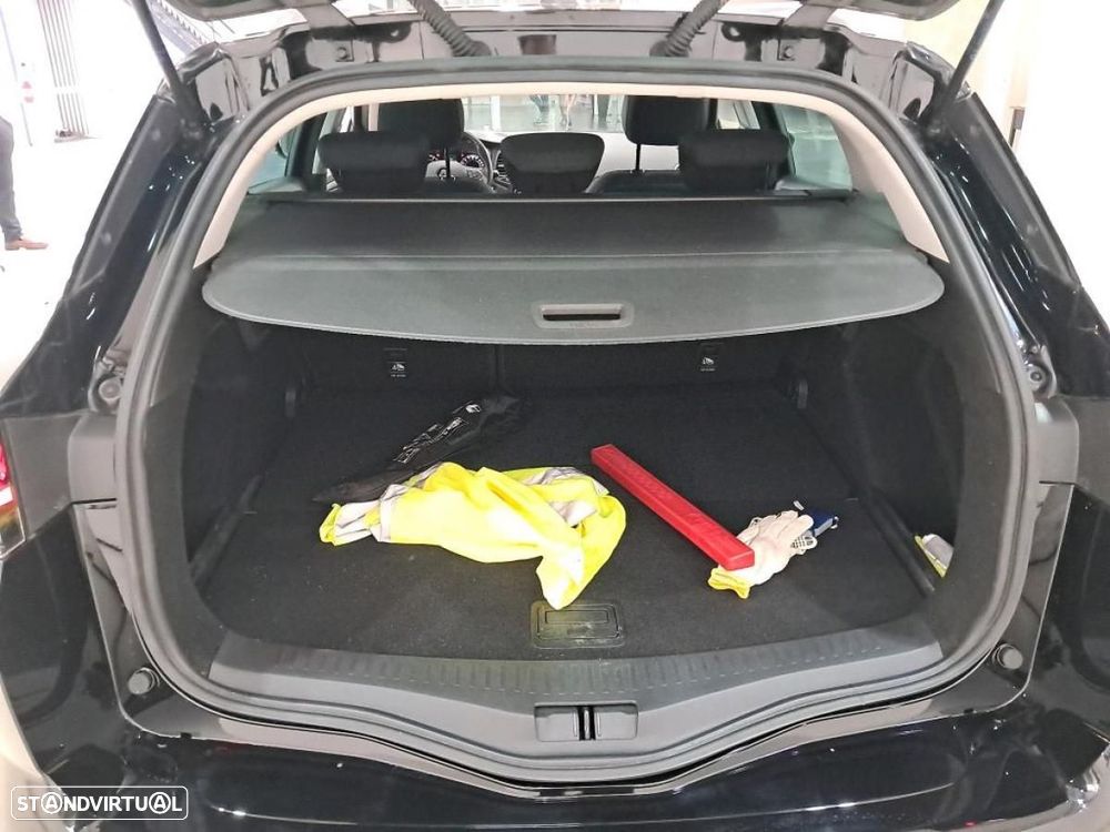 Renault Mégane Sport Tourer 1.3 TCe Techno — fotografia 4