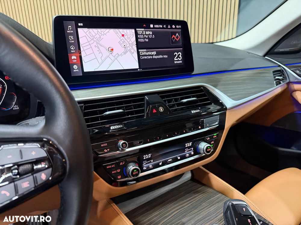 BMW Seria 5 520d Aut. Luxury Line - 16