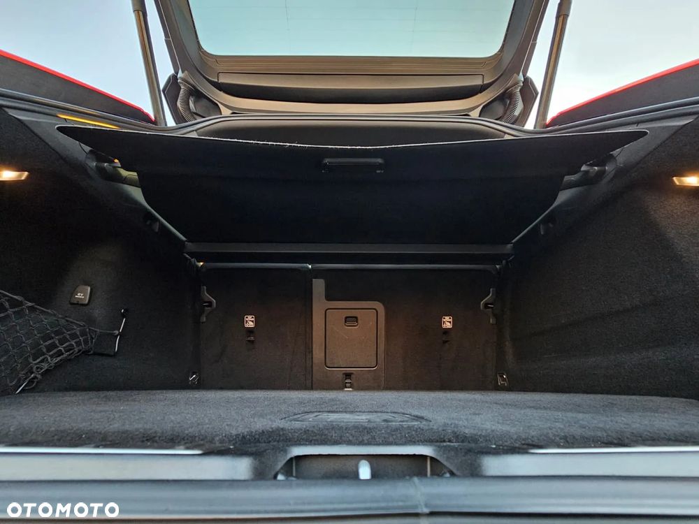 Volvo XC 60 T6 Plug-In Hybrid AWD R-Design - 37