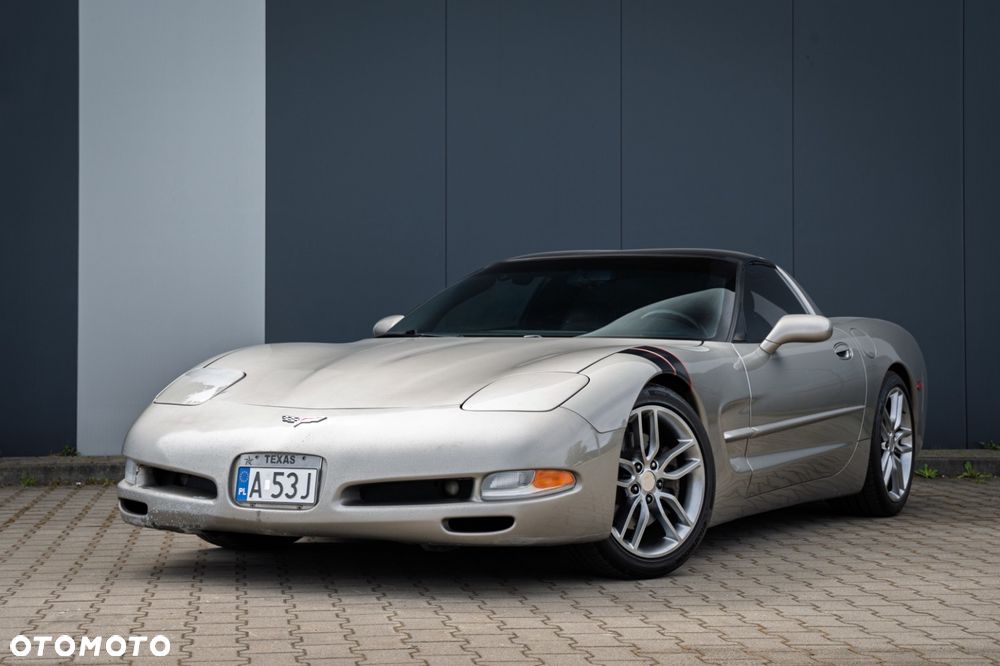 Chevrolet Corvette - 36