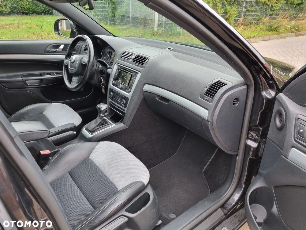 Skoda Octavia 2.0 TDI DPF RS DSG - 10