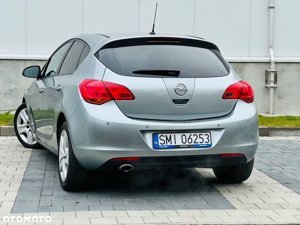 Opel Astra 1.4 Turbo Design Edition - 9
