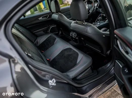Alfa Romeo Giulia 2.9 Bi Turbo V6 Quadrifoglio - 29