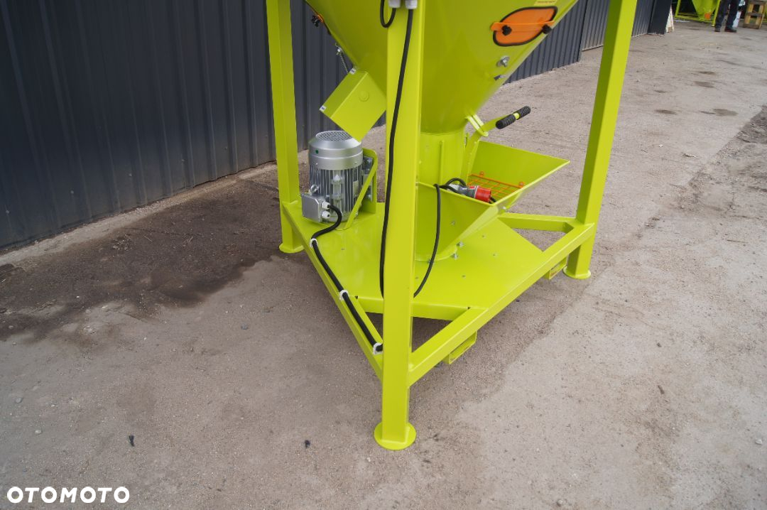 Paszowy mieszalnik pasz ADRAF  Super Model Twister 500 750 1000 1200 1500 2000 2500 3000 4000 5000 - 15