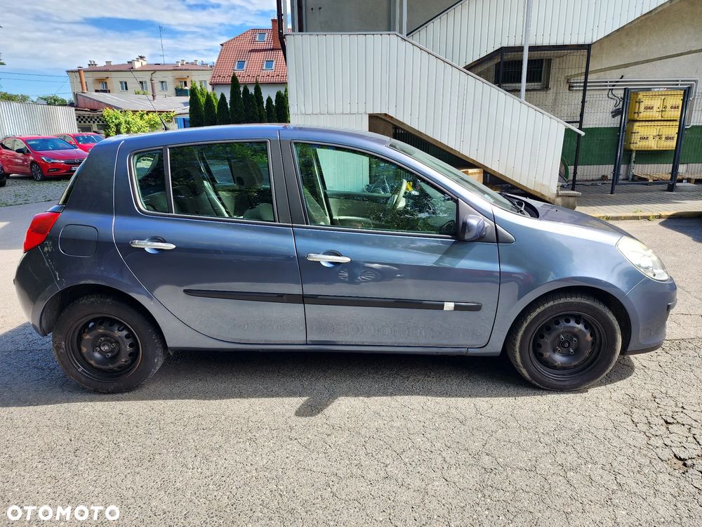 Renault Clio - 7