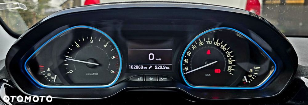 Peugeot 2008 1.6 BlueHDi Allure - 25