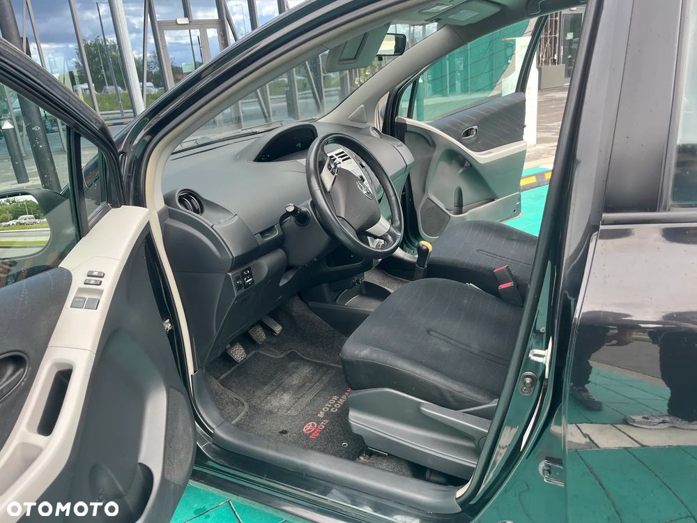 Toyota Yaris 1.0 Terra A/C - 10