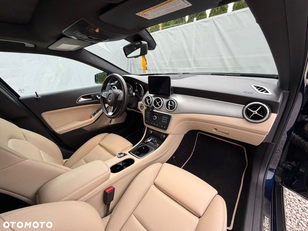 Mercedes-Benz GLA 250 7G-DCT Style - 19