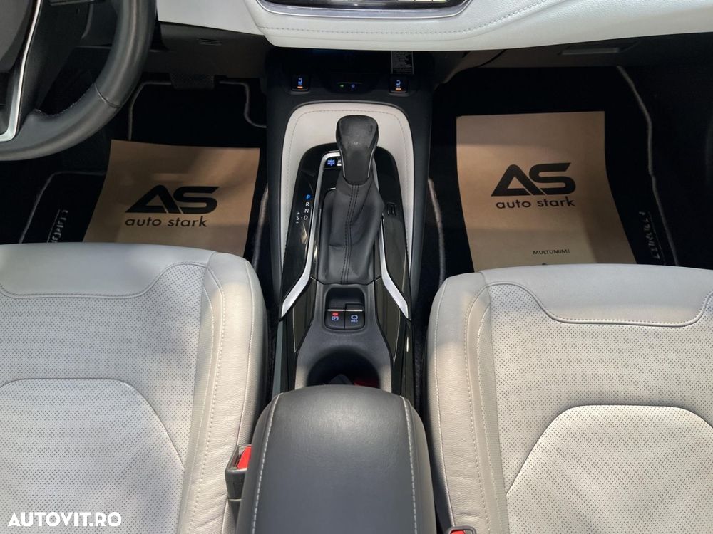 Toyota Corolla 2.0 Lounge - 34
