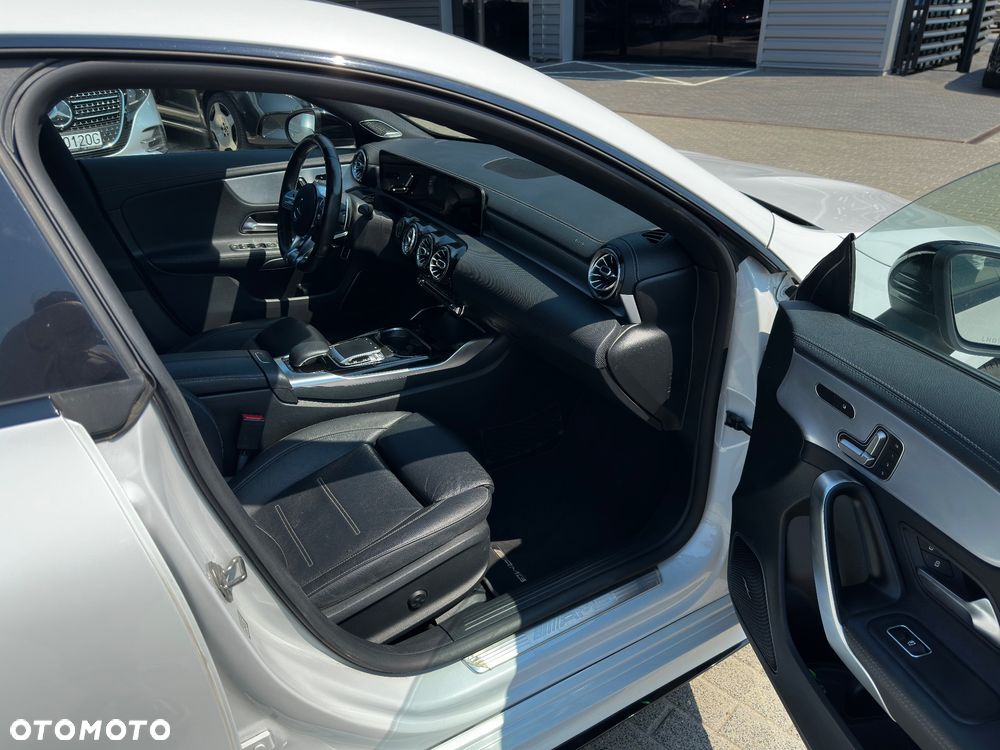 Mercedes-Benz CLA AMG 45 4Matic 7G-DCT - 15
