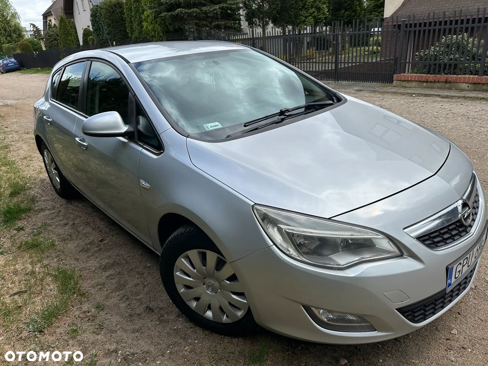 Opel Astra 1.7 CDTI Essentia - 11