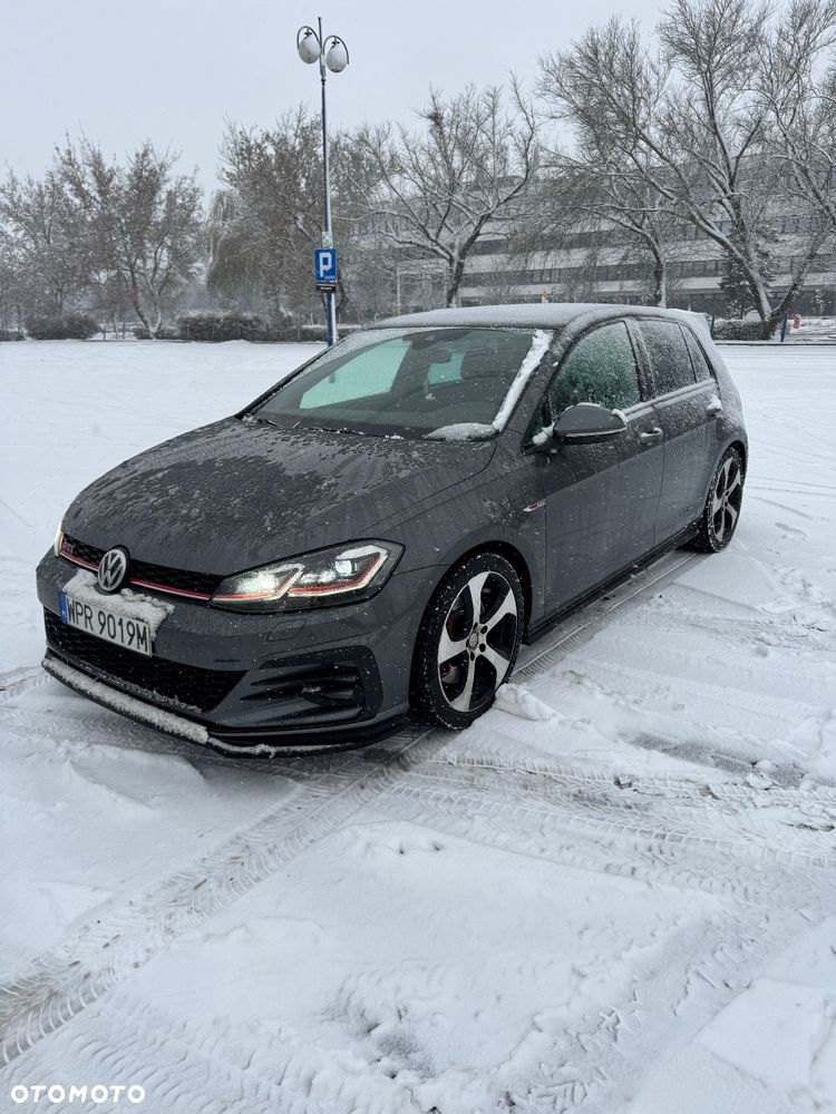 Volkswagen Golf - 20