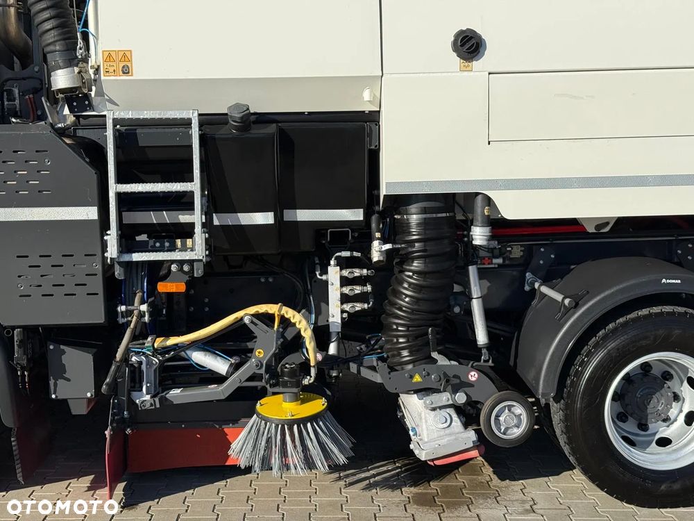 Volvo FL 15.250 Euro 6 // zamiatarka JOHNSTON VT652 //  BUCHER // odkurzacz , polewaczka - 25