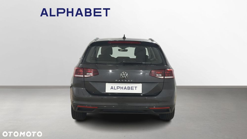 Volkswagen Passat - 4