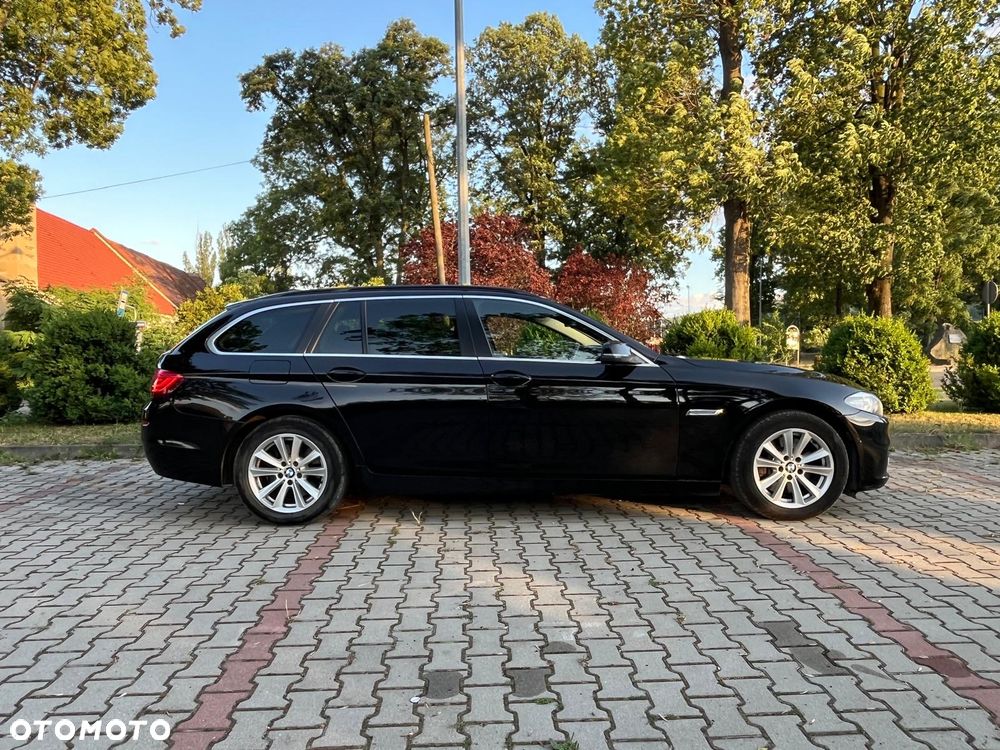 BMW Seria 5 525d Luxury Line - 4