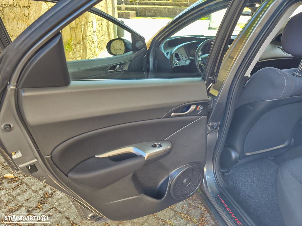 Honda Civic 1.4 i-VTEC Comfort - 13