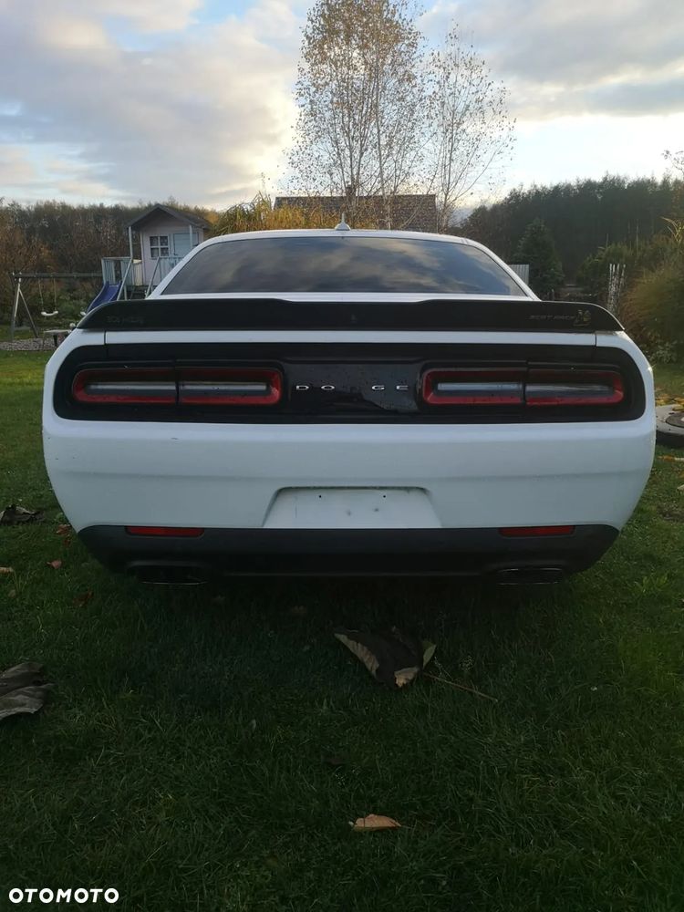 Dodge Challenger 6.4 Scat Pack - 8
