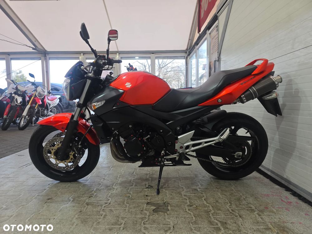 Suzuki GSR - 5