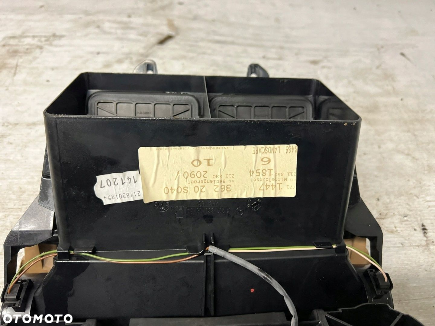 Panel sterowania klimatyzacji kratki nawiew Mercedes A2118302090 - 7