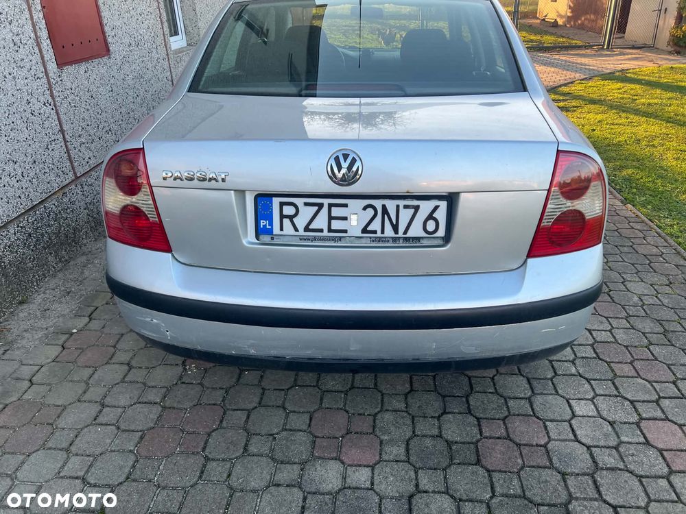 Volkswagen Passat - 4