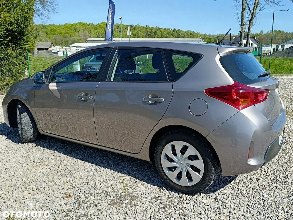 Toyota Auris - 4