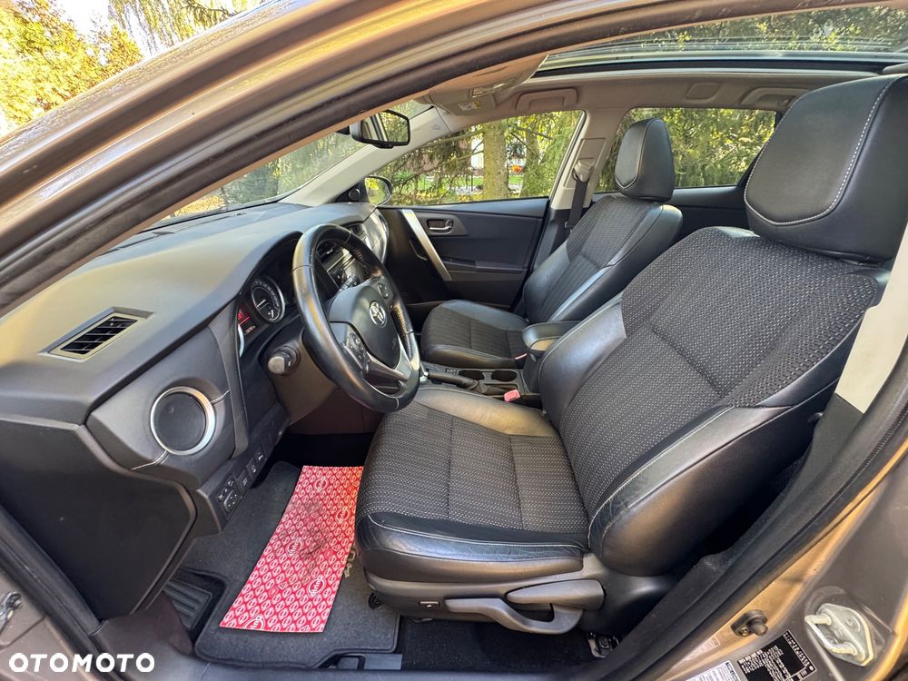 Toyota Auris 1.8 HSD Luna - 6