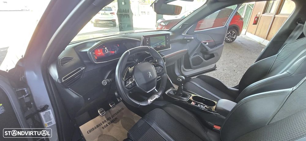 Peugeot 2008 PureTech 130 GT Pack - 17