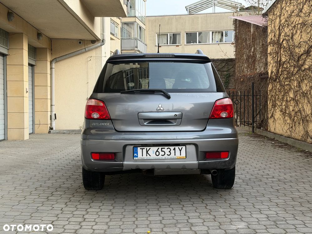 Mitsubishi Outlander 2.0 2WD Invite - 5