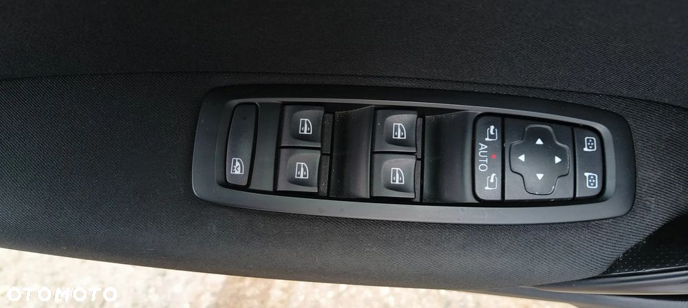 Renault Megane 1.3 TCe FAP Limited EDC - 23