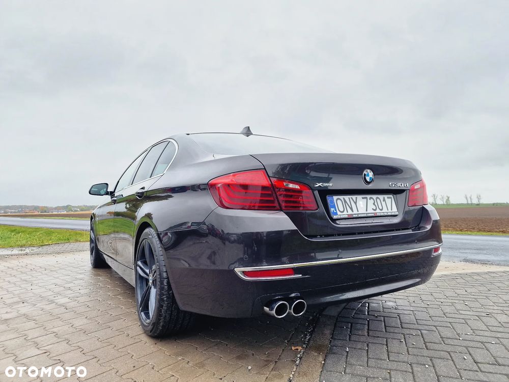 BMW Seria 5 530d xDrive Sport-Aut Luxury Line - 13