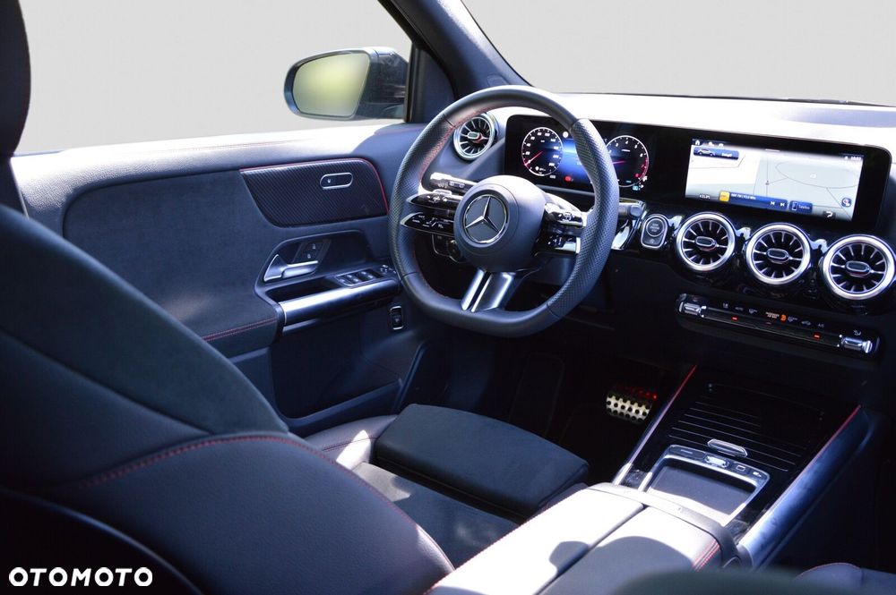 Mercedes-Benz GLA - 14