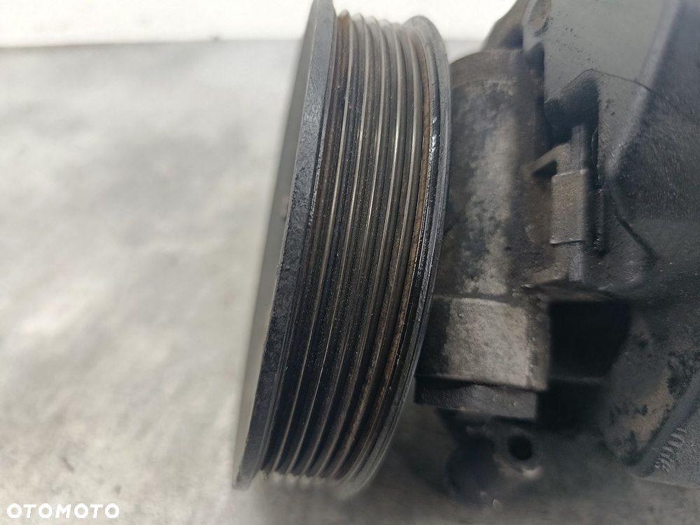 POMPA WSPOMAGANIA MERCEDES-BENZ SPRINTER W903 A6042360010 2.2 313 CDI - 8